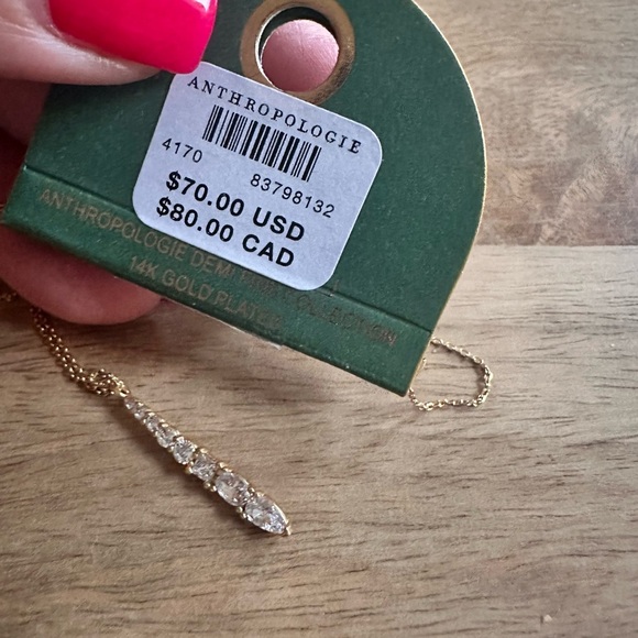 ANTHROPOLOGIE Elegant Gold and Pendant Necklace Gold Plated - Picture 3 of 6